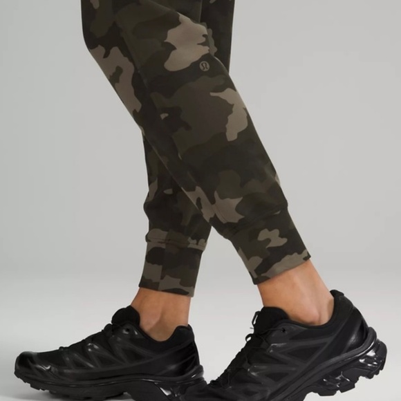 lululemon Ready to Rulu Classic-Fit High-Rise Jogger Size 10 - Picture 7 of 8